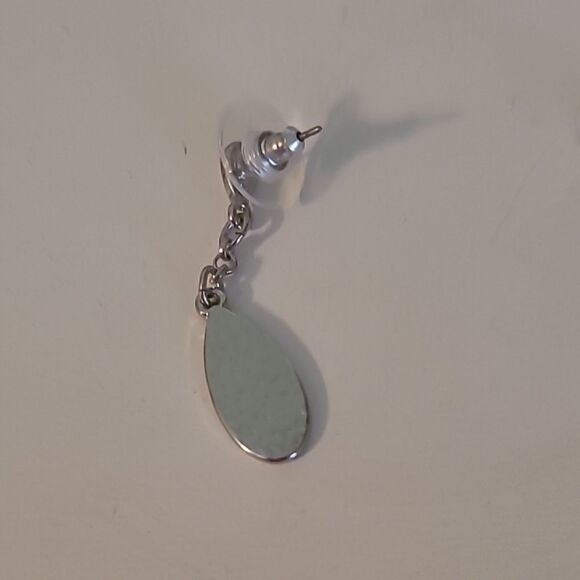 Elegant Silver Teardrop Earrings - Picture 2 of 4